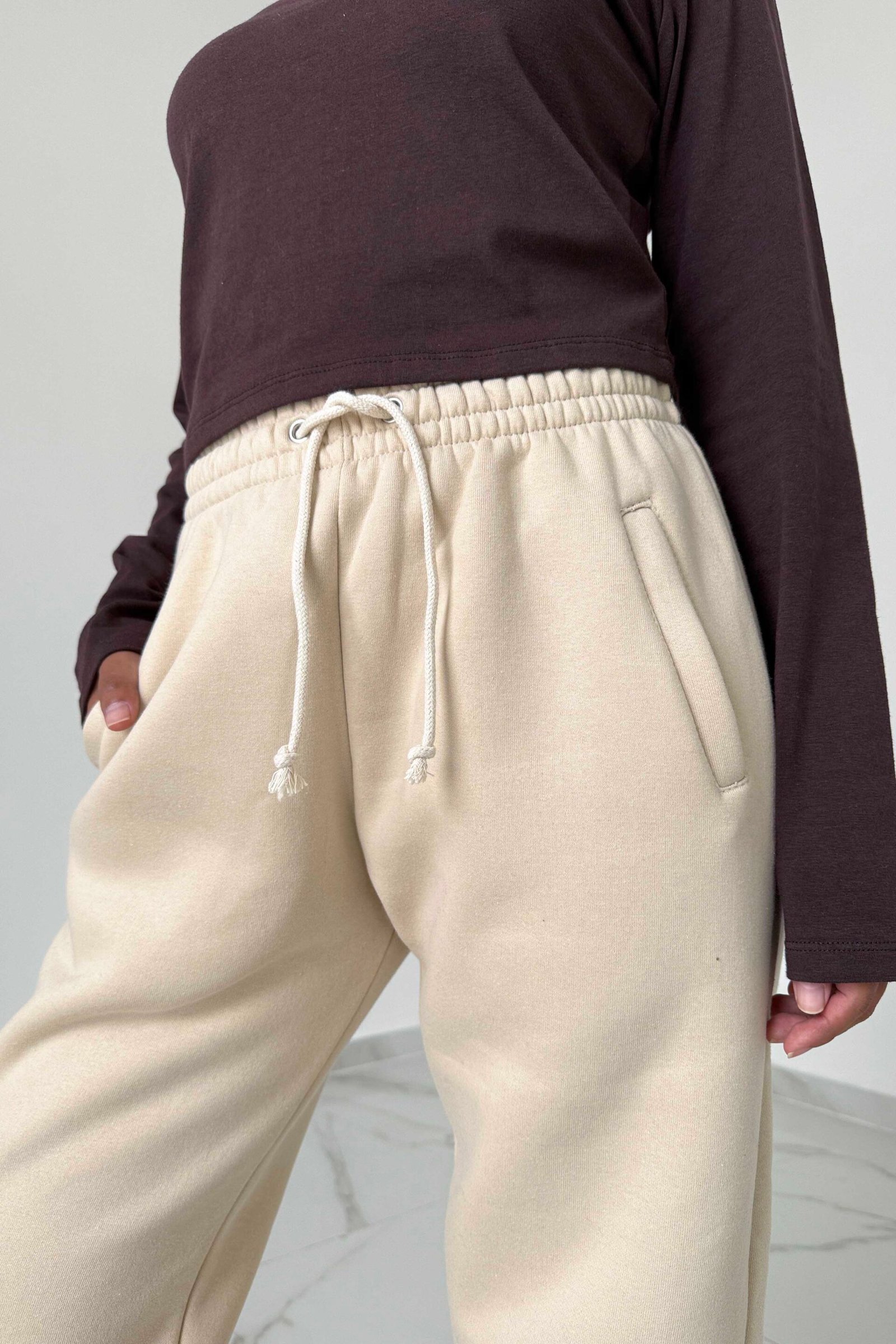 Alternative view of JOGGER NICOLE friza