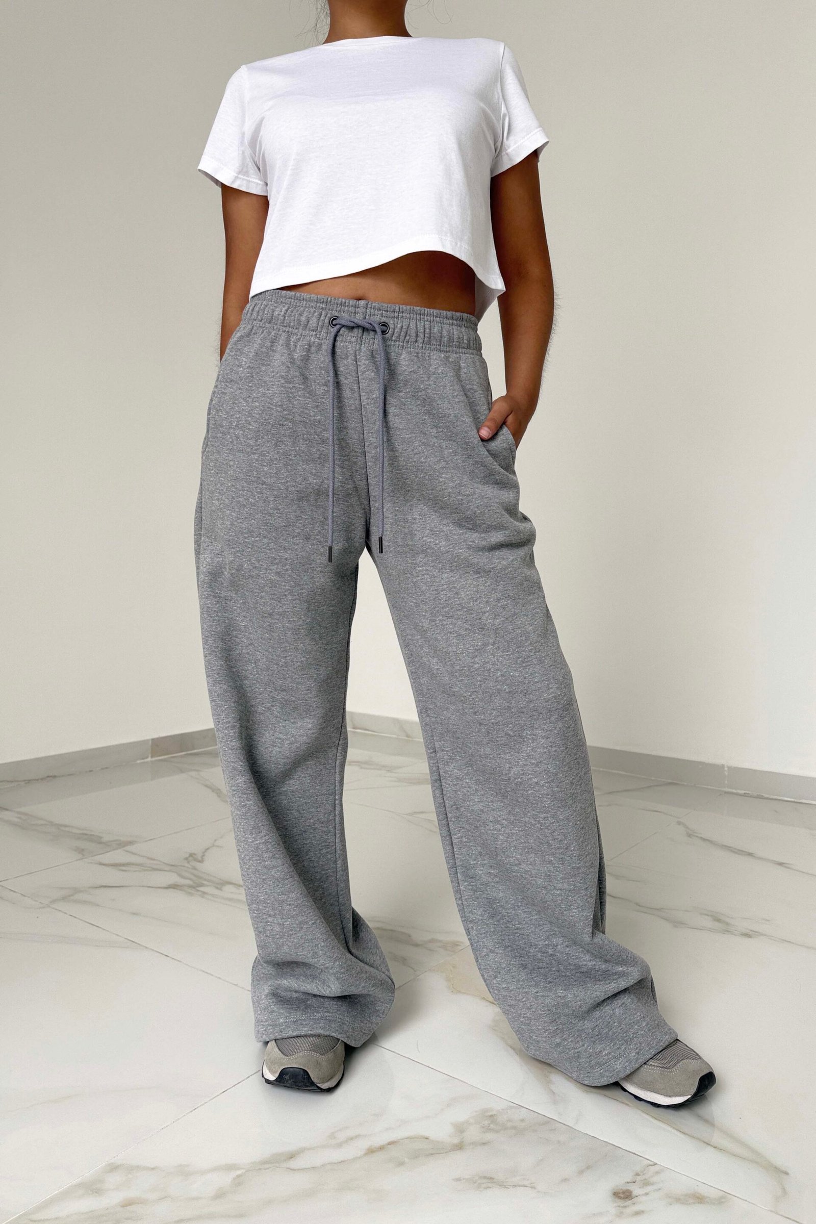 Alternative view of PALAZO IVONNE friza