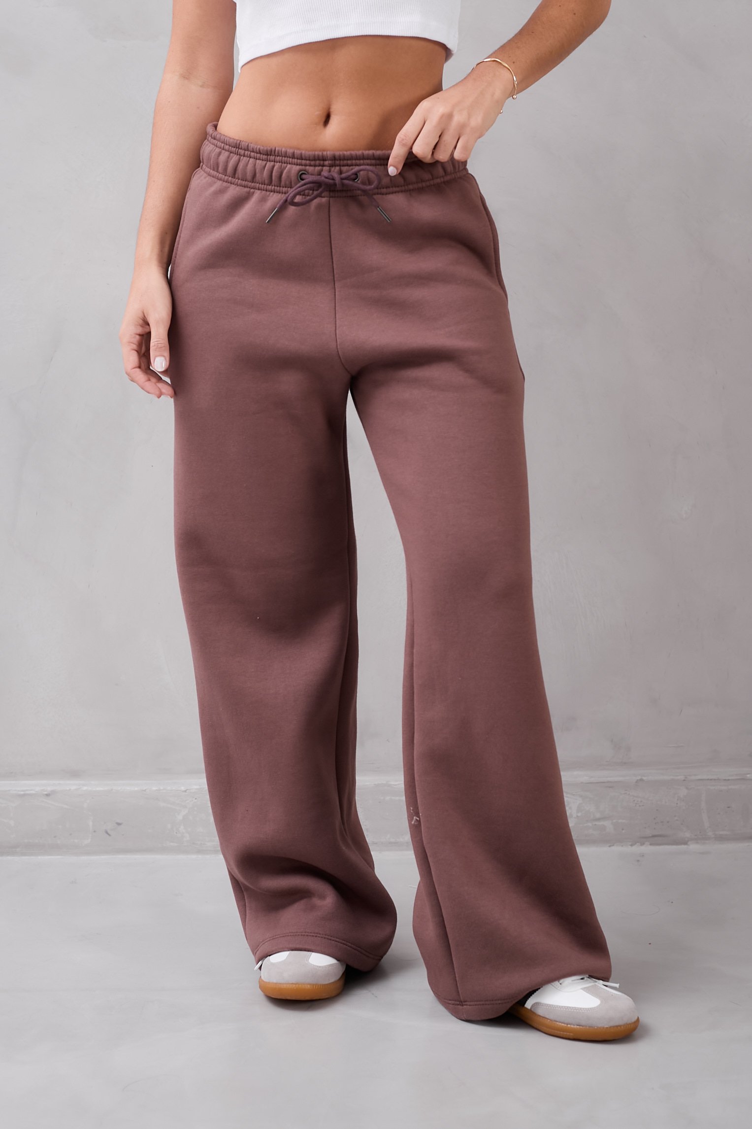 Alternative view of PALAZO IVONNE friza